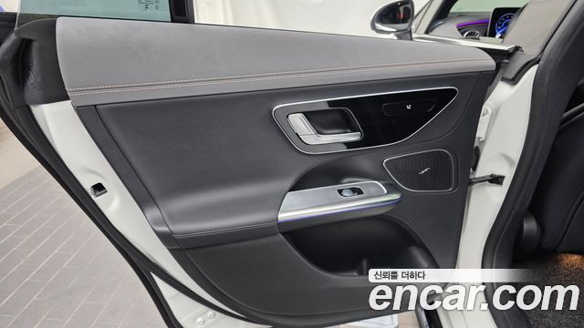 Mercedes-Benz EQE 2024 — photo 15