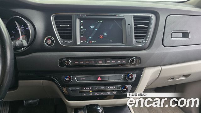 Kia Canival 2016 — photo 14