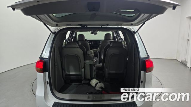 Kia Canival 2016 — photo 20