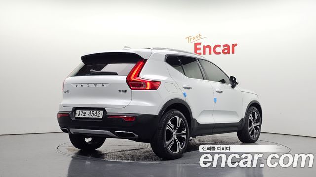 Volvo XC40 2019 — photo 2
