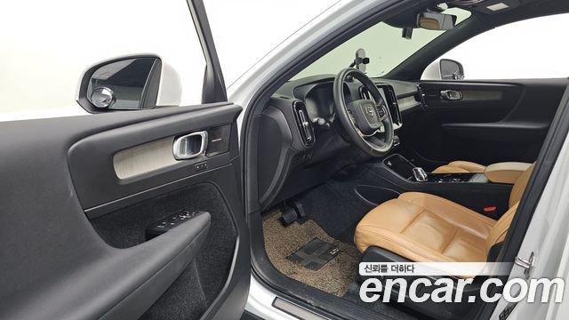 Volvo XC40 2019 — photo 13