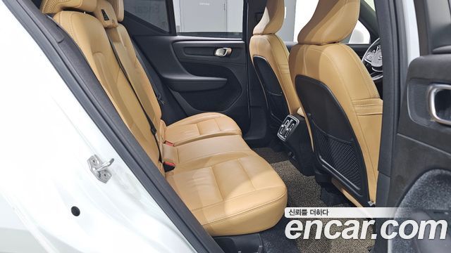 Volvo XC40 2019 — photo 17