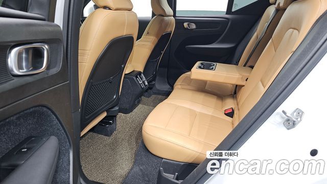 Volvo XC40 2019 — photo 18