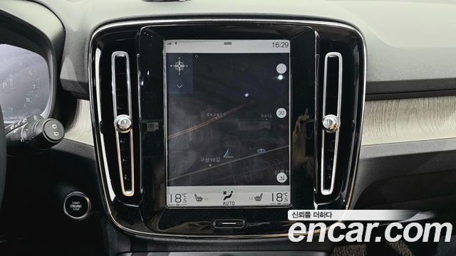 Volvo XC40 2019 — photo 22