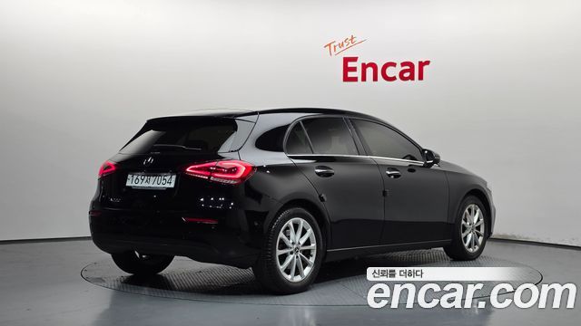 Mercedes-Benz A-Class 2019 — photo 2