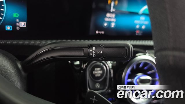 Mercedes-Benz A-Class 2019 — photo 12