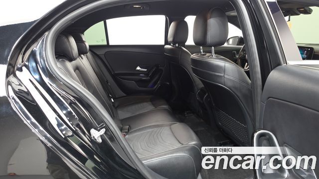 Mercedes-Benz A-Class 2019 — photo 17