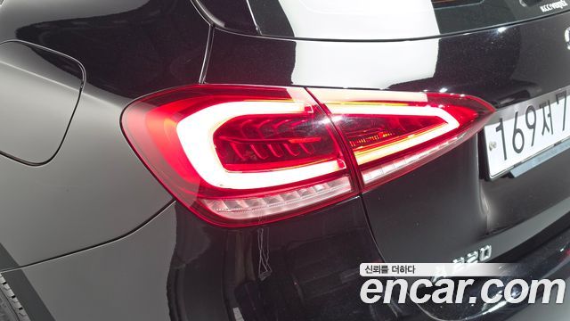 Mercedes-Benz A-Class 2019 — photo 9