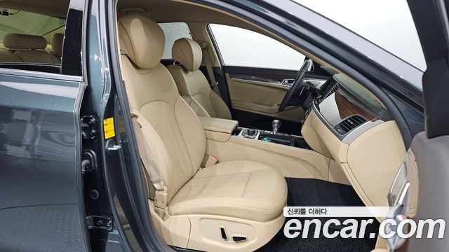 Genesis G80 2019 — photo 18