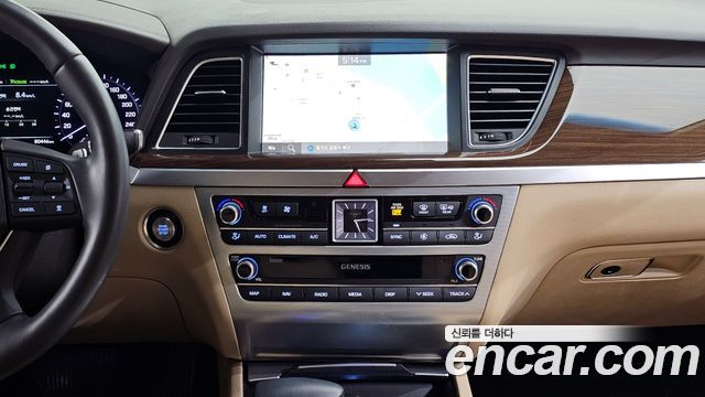 Genesis G80 2019 — photo 22