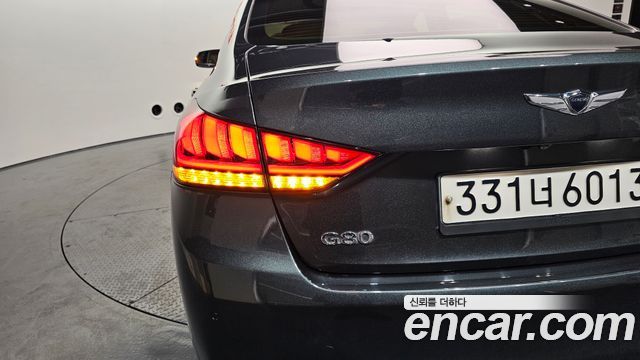 Genesis G80 2019 — photo 9