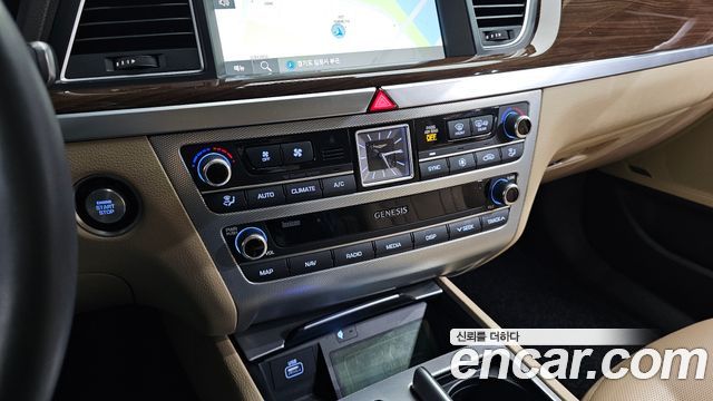 Genesis G80 2019 — photo 31