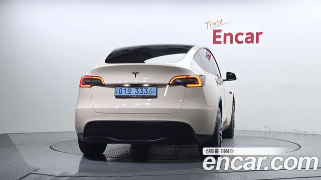 Tesla Model Y 2021 — photo 4