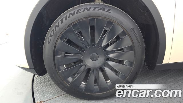 Tesla Model Y 2021 — photo 5