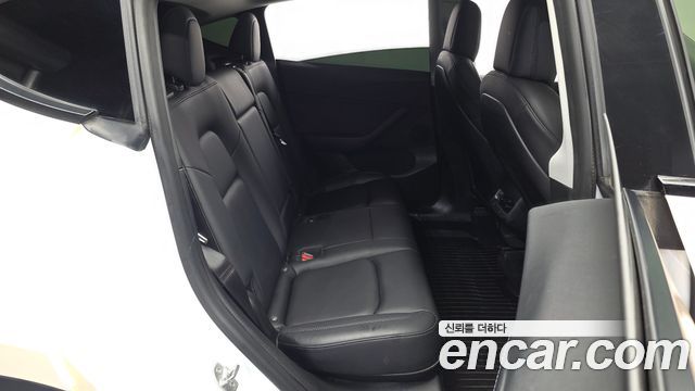 Tesla Model Y 2021 — photo 17