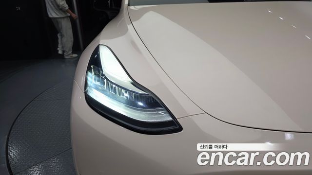 Tesla Model Y 2021 — photo 8