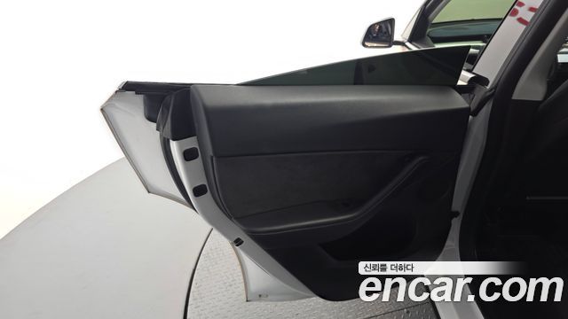 Tesla Model Y 2021 — photo 15