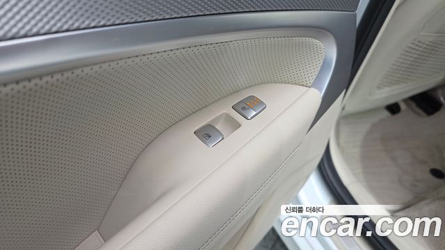 Genesis G70 2022 — photo 28