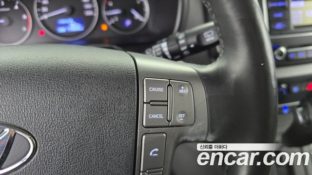 Hyundai Starex 2019 — photo 16