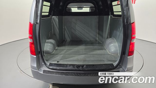 Hyundai Starex 2019 — photo 17