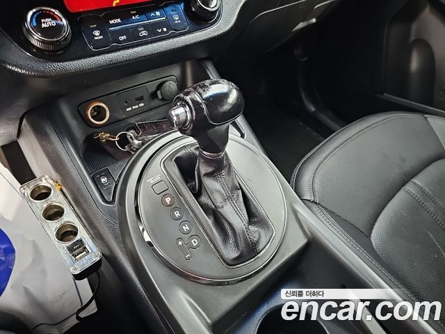 Kia Sportage 2011 — photo 8