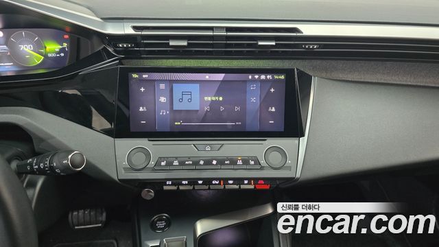 Peugeot 308 2023 — photo 18