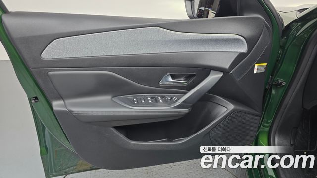 Peugeot 308 2023 — photo 14