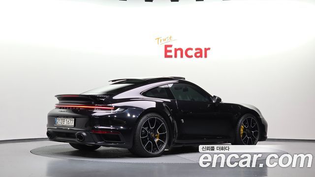 Porsche 911 2022 — photo 2