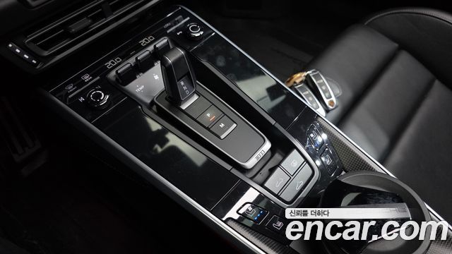 Porsche 911 2022 — photo 9