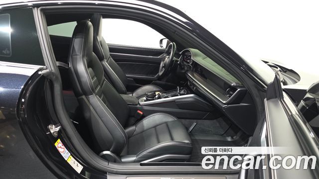 Porsche 911 2022 — photo 11