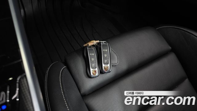 Porsche 911 2022 — photo 18