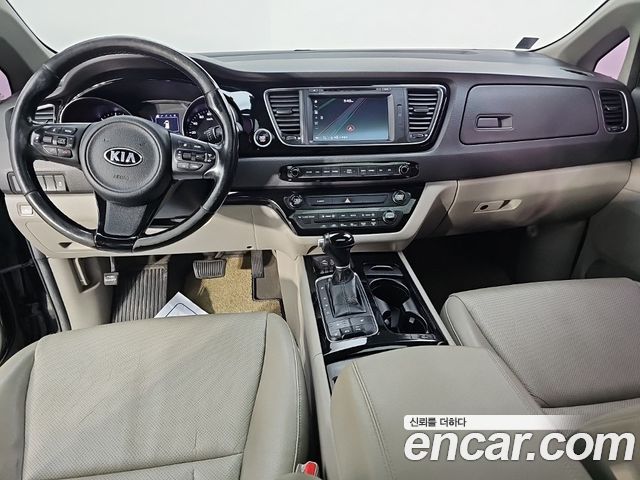 Kia Canival 2015 — photo 4