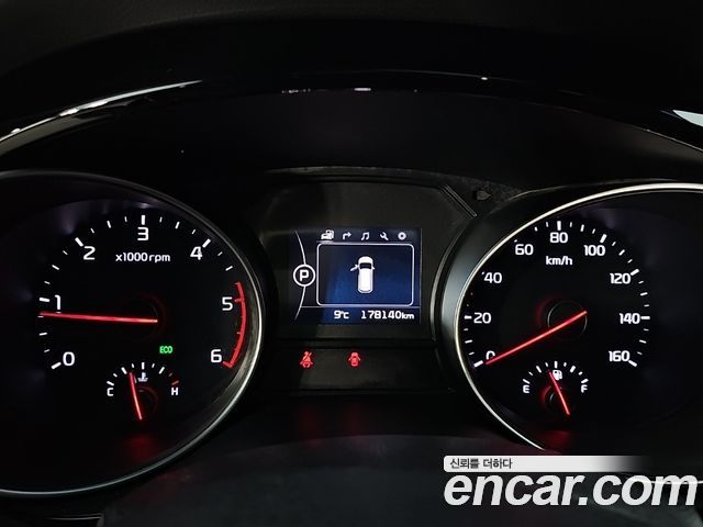 Kia Canival 2015 — photo 6