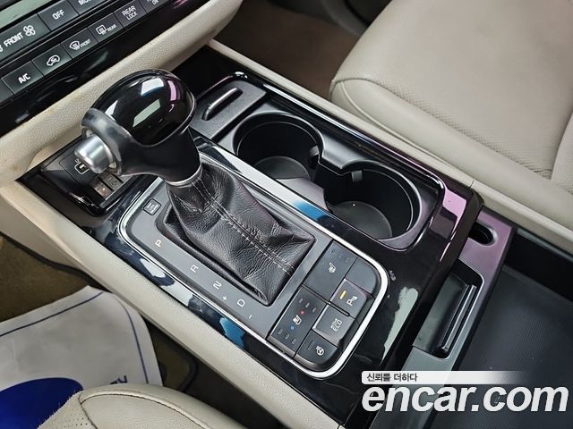 Kia Canival 2015 — photo 7