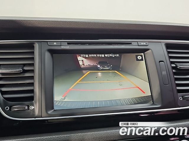 Kia Canival 2015 — photo 14