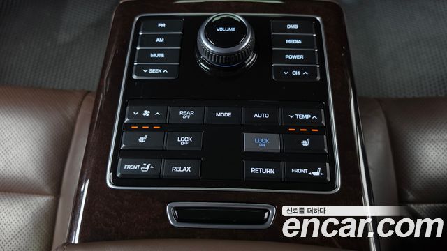 Hyundai Equus 2015 — photo 30
