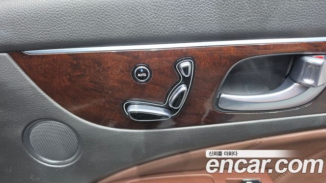 Hyundai Equus 2015 — photo 31