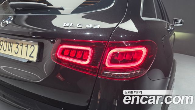 Mercedes-Benz GLC-Class 2022 — photo 9