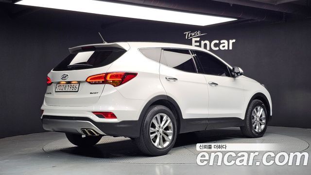 Hyundai Santafe 2016 — photo 2