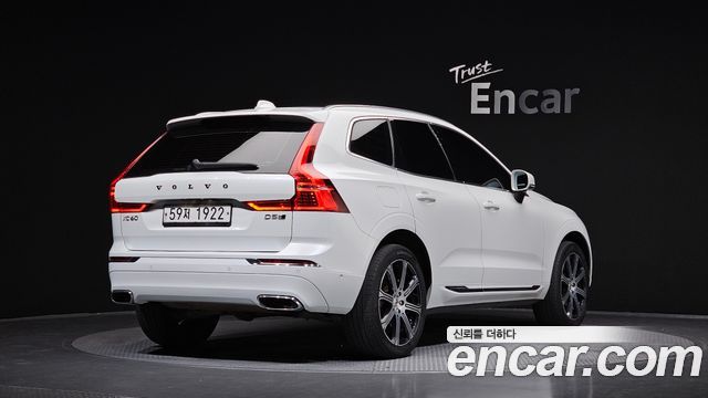 Volvo XC60 2019 — photo 2