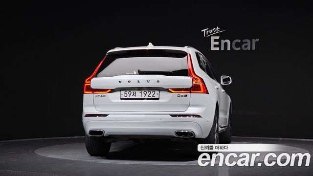 Volvo XC60 2019 — photo 4