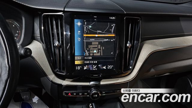 Volvo XC60 2019 — photo 19