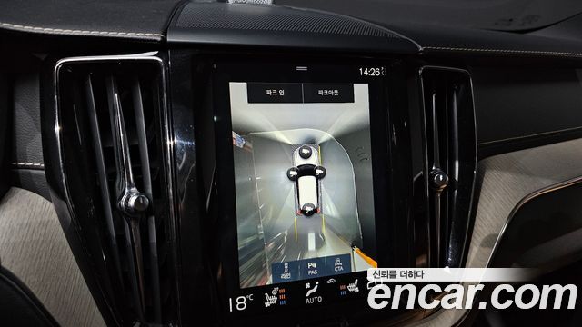 Volvo XC60 2019 — photo 21