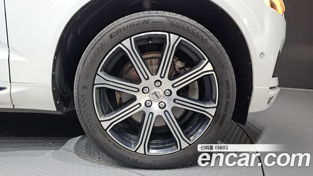 Volvo XC60 2019 — photo 7