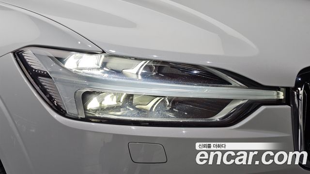 Volvo XC60 2019 — photo 8