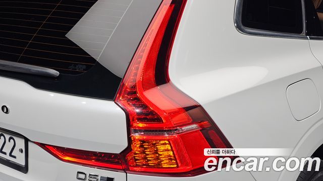 Volvo XC60 2019 — photo 9
