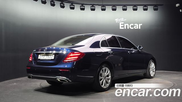 Mercedes-Benz E-Class 2018 — photo 2