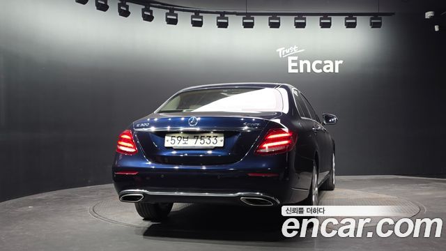 Mercedes-Benz E-Class 2018 — photo 4