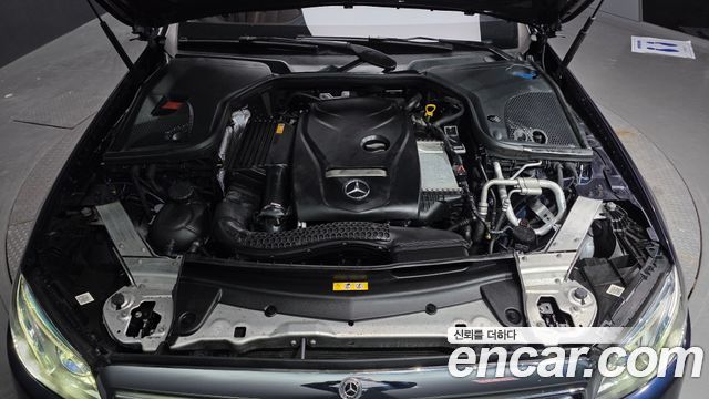 Mercedes-Benz E-Class 2018 — photo 6