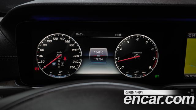 Mercedes-Benz E-Class 2018 — photo 11
